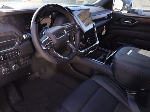 New 2026 GMC Yukon XL Denali w/ Denali Reserve Package image 12