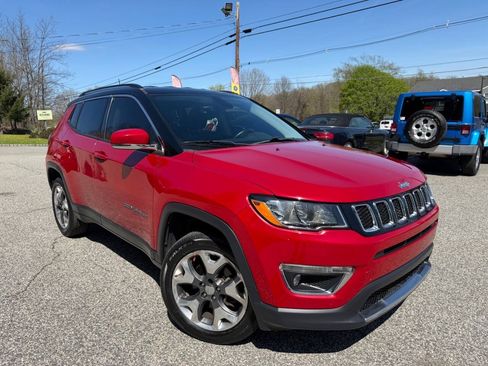 Used 2018 Jeep Compass Limited w/ Navigation Group AWD/4WD image 4
