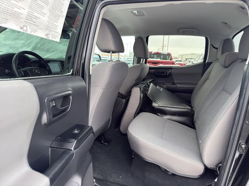Used 2023 Toyota Tacoma SR image 31