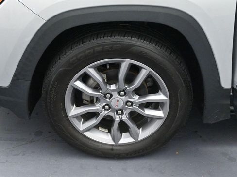 Used 2022 GMC Terrain SLT AWD/4WD image 32