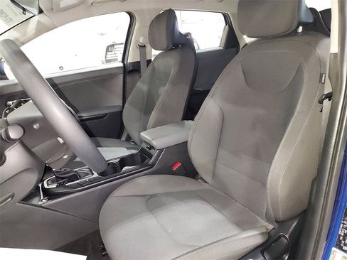 Used 2025 Kia K4 LXS image 17