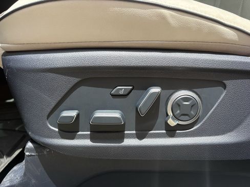 Used 2025 Hyundai Palisade Calligraphy FWD image 22