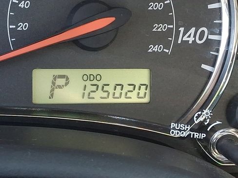 Used 2012 Toyota Corolla S image 21