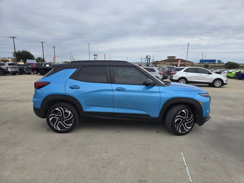 Used 2025 Chevrolet TrailBlazer RS w/ Convenience Package image 2