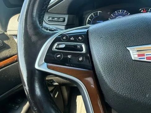 Used 2018 Cadillac Escalade ESV Premium Luxury RWD image 26