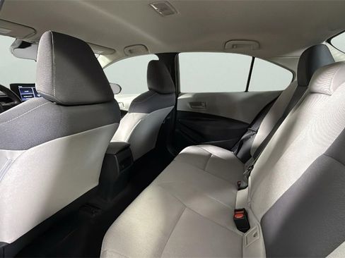 Used 2022 Toyota Corolla LE image 26