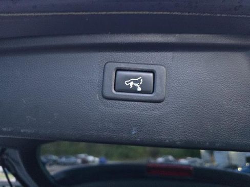 Used 2017 Subaru Outback 3.6R Limited image 31