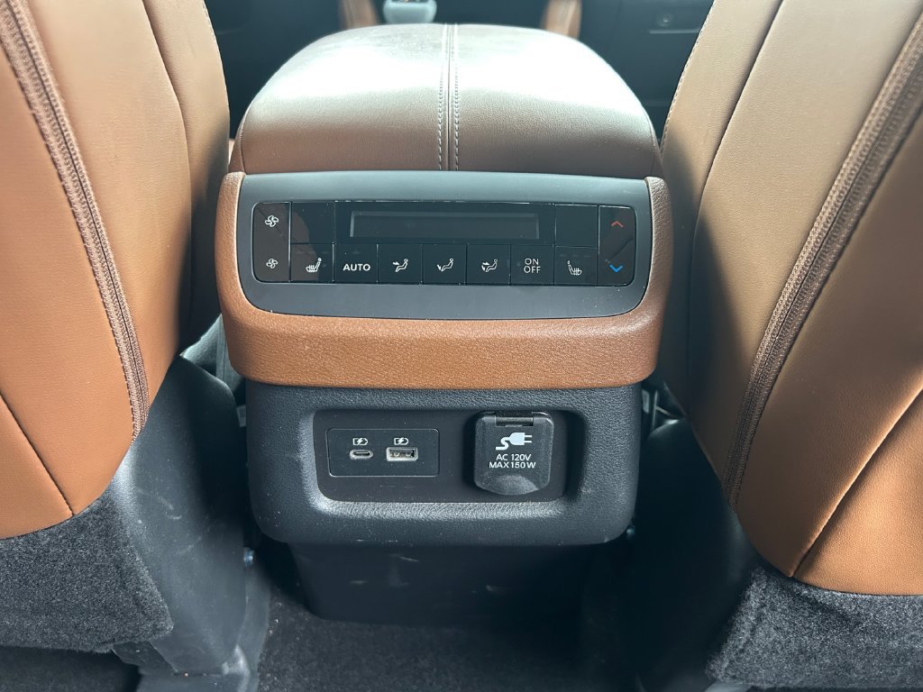 Used 2024 Nissan Pathfinder Platinum w/ Cargo Package AWD/4WD image 9