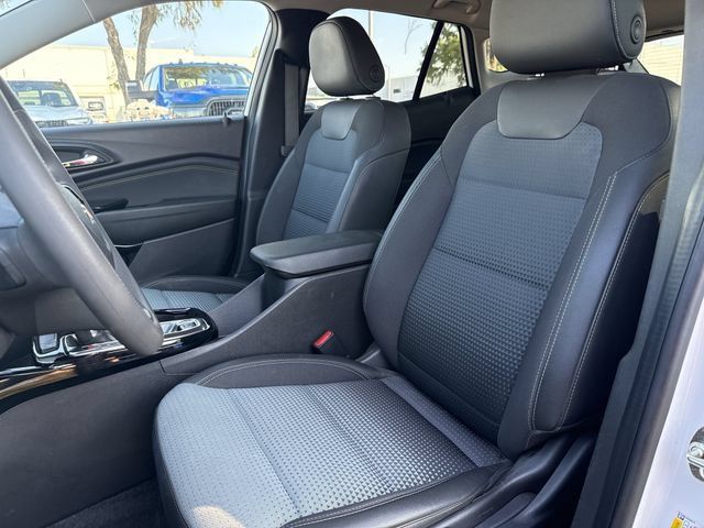 Used 2026 Chevrolet Trax LT FWD image 23