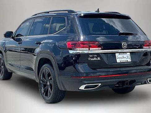 Used 2023 Volkswagen Atlas SE w/ Black Wheel Package FWD image 4
