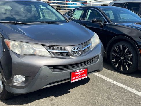 Used 2014 Toyota RAV4 XLE image 4