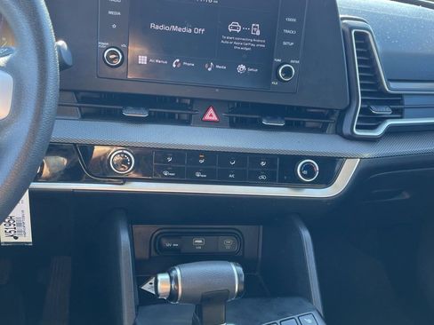 Used 2023 Kia Sportage LX image 10