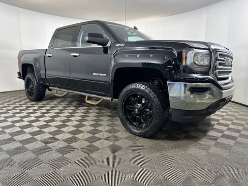 Used 2018 GMC Sierra 1500 SLE image 2