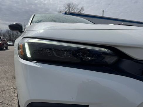 Used 2023 Honda Civic Sport image 10