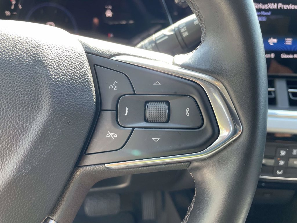 Used 2025 Chevrolet Trax LT w/ LT Convenience Package FWD image 19