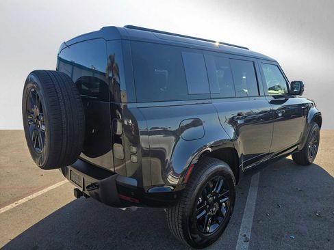 New 2026 Land Rover Defender 110 X-Dynamic SE image 5