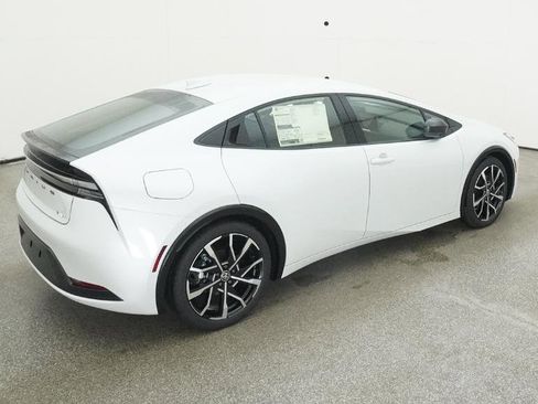 New 2025 Toyota Prius Plug-In Hybrid image 22