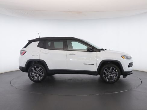 New 2026 Jeep Compass Limited w/ Sun, Sound & Navigation Group image 32