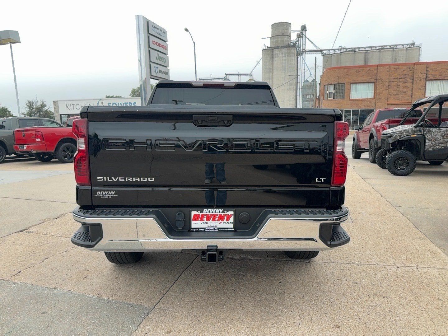 Used 2023 Chevrolet Silverado 1500 LT AWD/4WD image 7