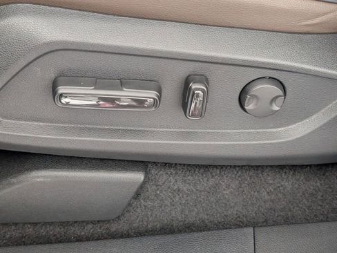 Used 2025 Honda Pilot Elite image 15