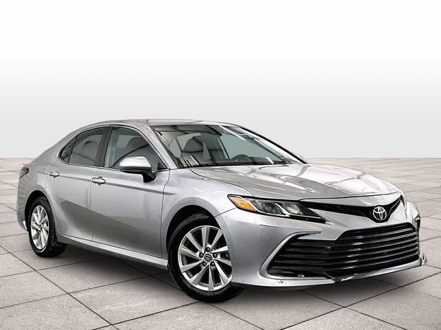 Used 2021 Toyota Camry LE FWD image 2