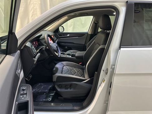 New 2026 Volkswagen Atlas Peak Edition AWD/4WD image 14