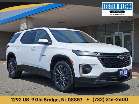 Certified 2023 Chevrolet Traverse RS w/ LPO, Floor Liner Package AWD/4WD image 1