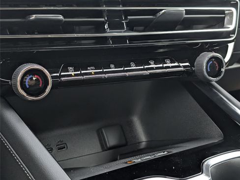 New 2026 Chevrolet Traverse LT w/ Driver Confidence Package image 18