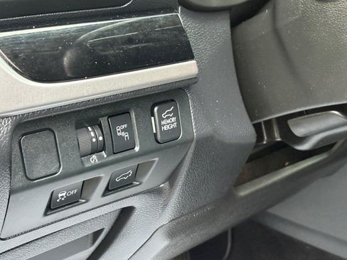 Used 2018 Subaru Forester 2.5i Limited w/ Popular Package #3B image 13