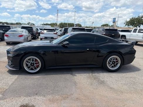 Used 2025 Ford Mustang GT RWD image 6