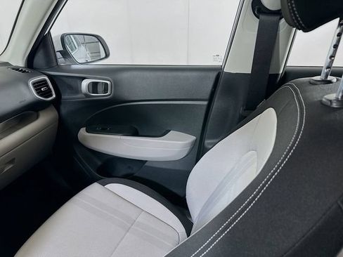 Certified 2026 Hyundai Venue SEL FWD image 28