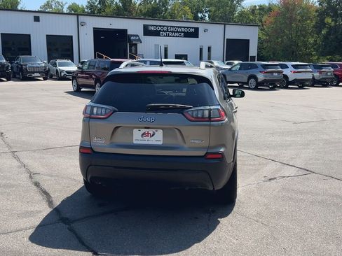 Used 2021 Jeep Cherokee Latitude Plus w/ Sun & Sound Group image 8