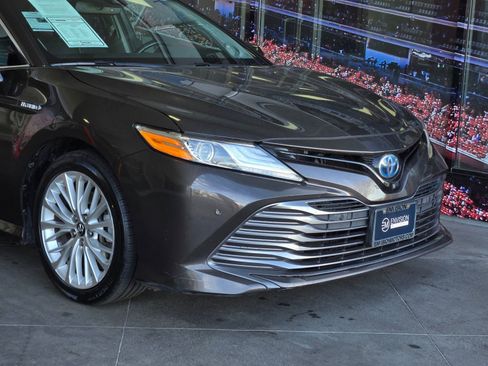 Used 2018 Toyota Camry XLE w/ Audio Package image 2