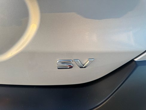 Used 2018 Nissan Kicks SV FWD image 28