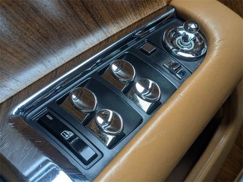 Used 2014 Rolls-Royce Wraith image 22