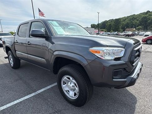 Used 2022 Toyota Tacoma SR image 8