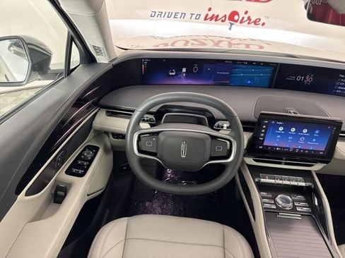 New 2026 Lincoln Nautilus Premier image 10