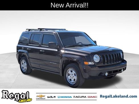 Used 2014 Jeep Patriot Sport image 1