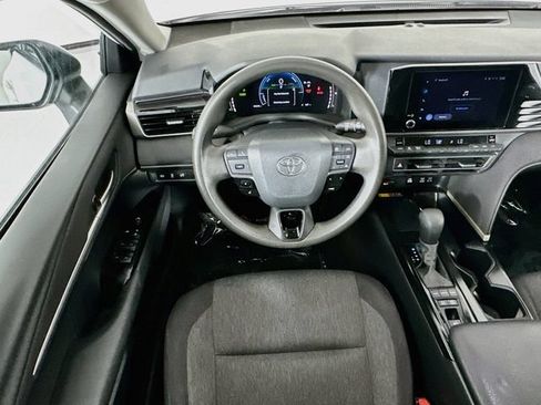Used 2025 Toyota Camry LE FWD image 21