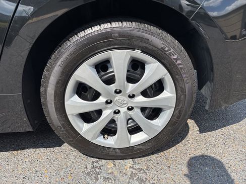Used 2022 Toyota Corolla LE image 23