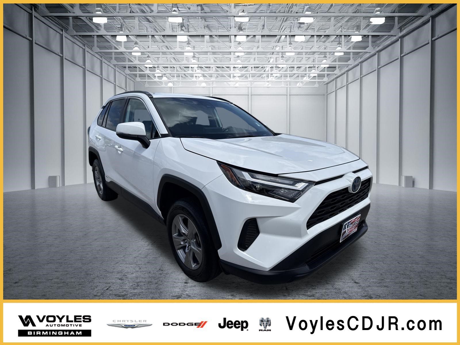Used 2024 Toyota RAV4 XLE AWD/4WD image 1