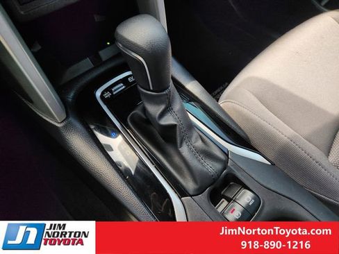 Used 2024 Toyota Corolla Cross AWD Hybrid image 22