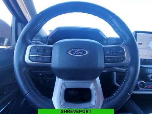 Used 2023 Ford Expedition XLT image 11