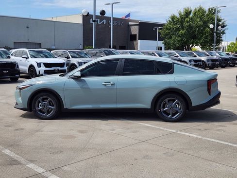 New 2026 Kia K4 FWD image 3