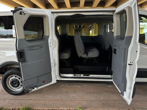 Used 2018 Ford Transit 350 XL image 10