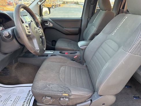 Used 2014 Nissan Frontier Desert Runner image 15