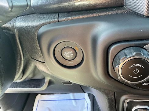 Used 2021 Jeep Wrangler Unlimited Sahara image 17