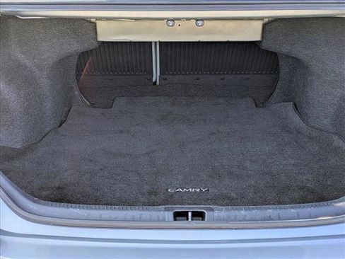 Used 2016 Toyota Camry LE image 7