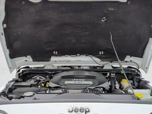 Used 2017 Jeep Wrangler Unlimited Sahara image 20