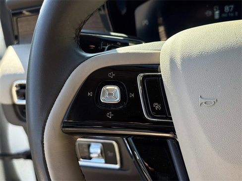 Certified 2023 Lincoln Corsair Reserve image 28